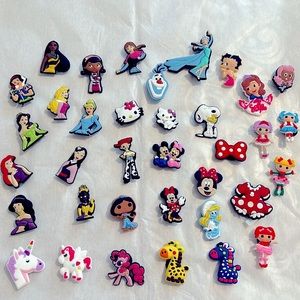 🔥GREAT DEAL!🔥 CROCS 36 PIECES SHOE CHARMS, NEW!